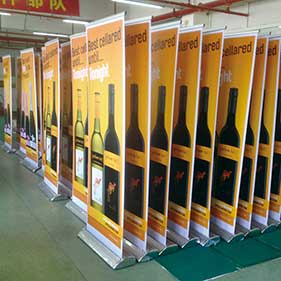 Drip wide base roll up banner