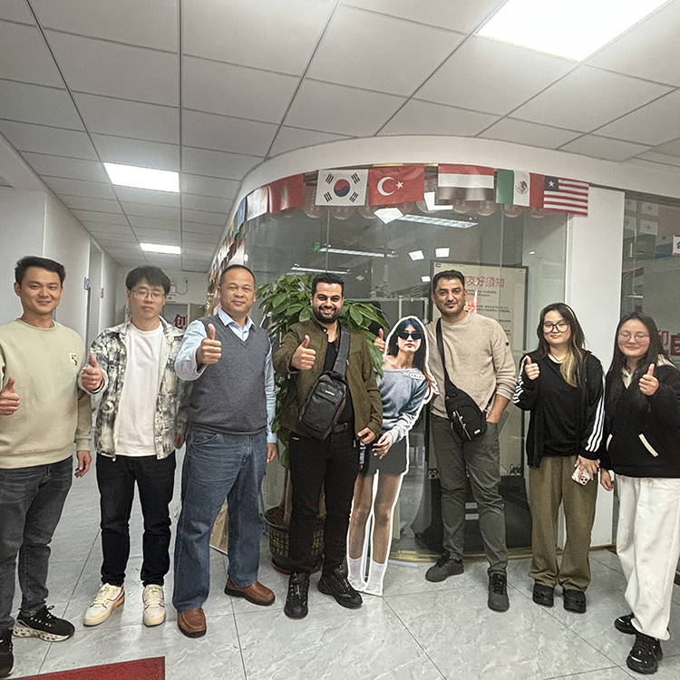 Shengcai Advertising warmly welcomes Middle Eastern customers Mohammed Bushofa and Jack to visit and inspect the factory